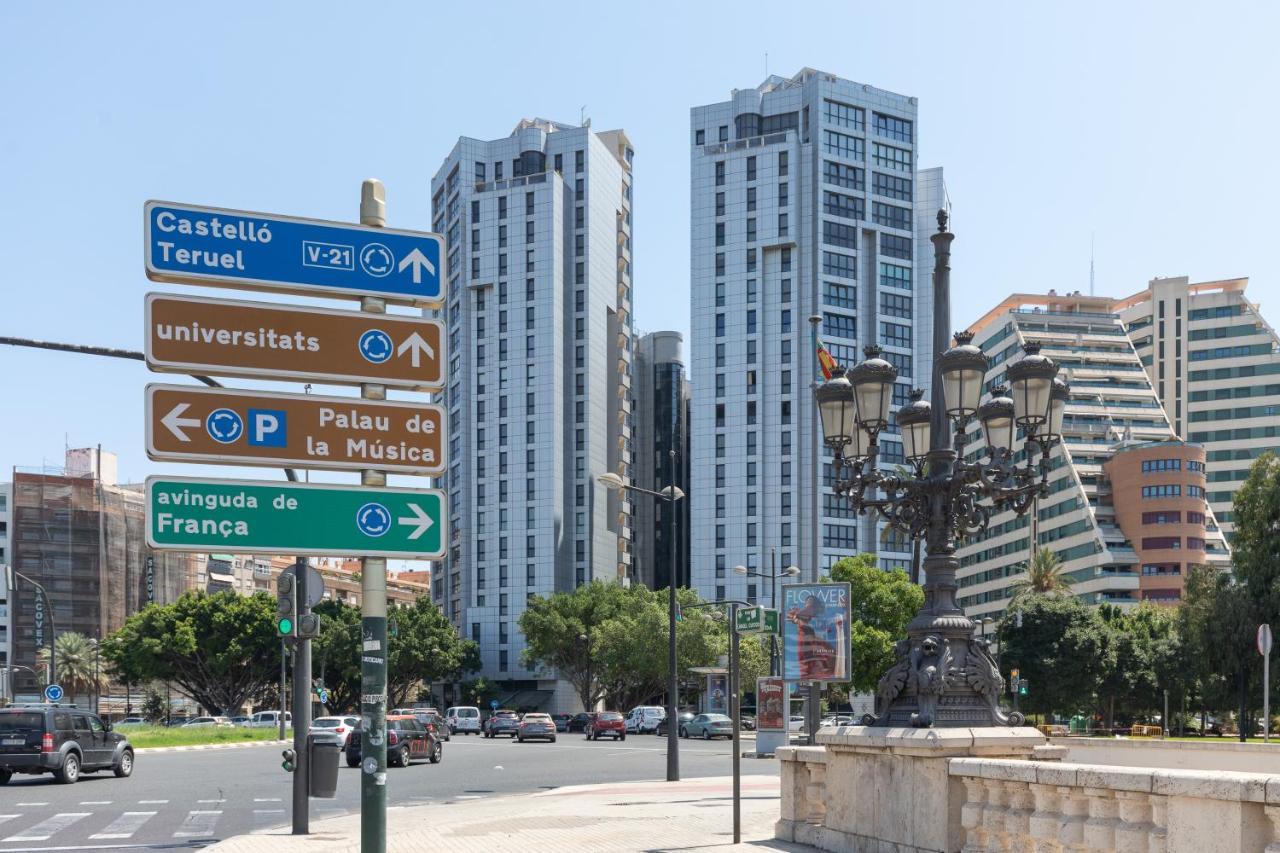 Apartup Opera Loft Love Valencia Buitenkant foto